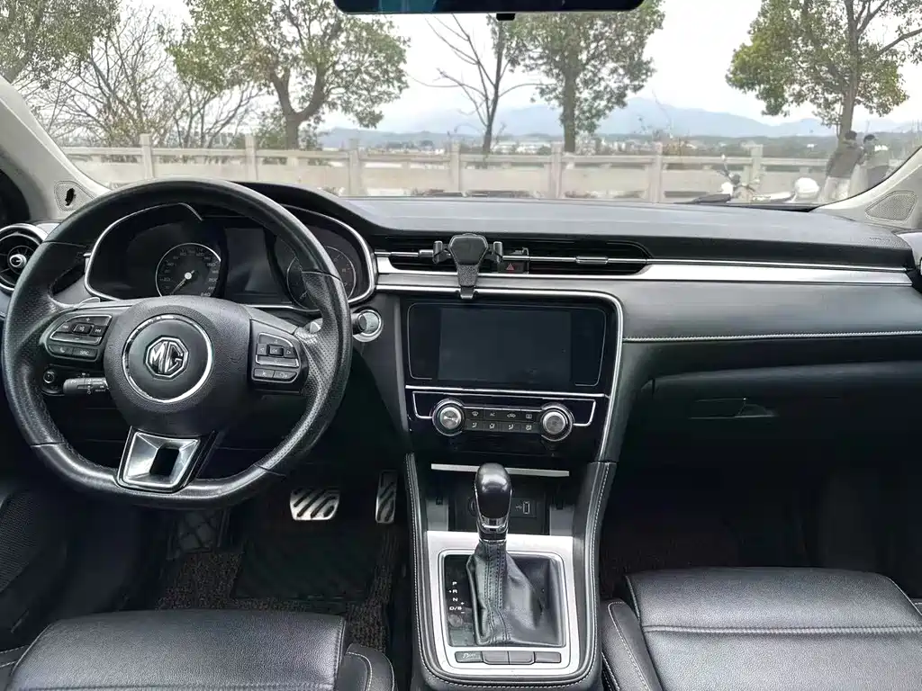 MG6 2019 20T Automatic Trophy 10th Anniversary Edition купить на сайте DeffCars