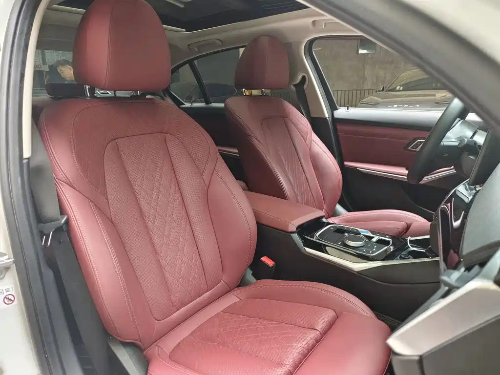 BMW i3 2024 eDrive 35 L купить на сайте DeffCars