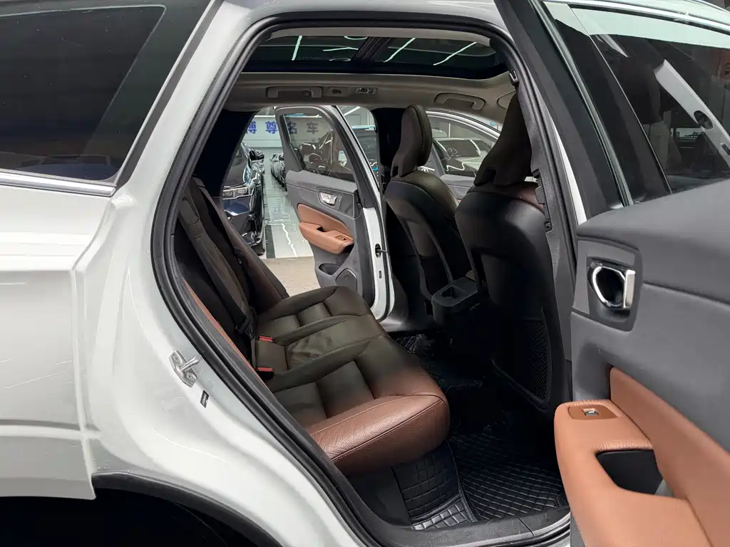 Volvo XC60 2019 T5 Four-wheel Drive Smart Edition National V купить на сайте DeffCars