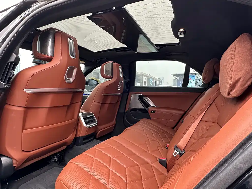 BMW 7 Series 2023 facelift 740Li exclusive M sports package купить на сайте DeffCars