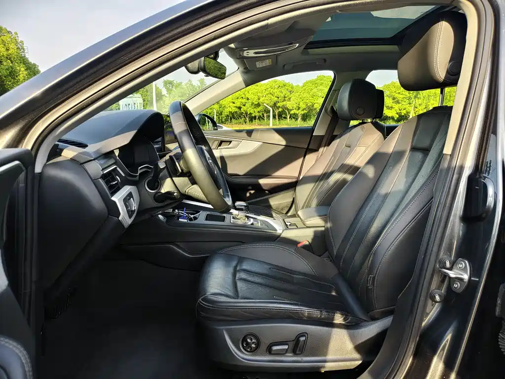 Audi A4L 2020 40 TFSI Fashionable and Elegant купить на сайте DeffCars