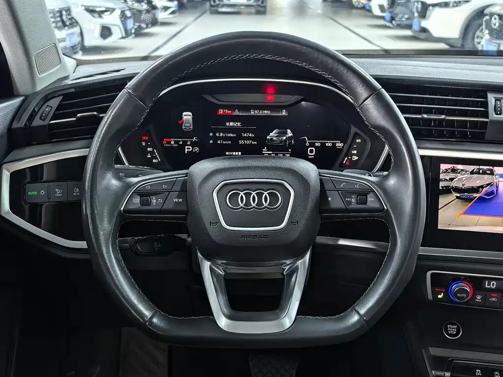 Audi Q3 2023 35 TFSI Fashionable and Dynamic (1.4T) купить на сайте DeffCars