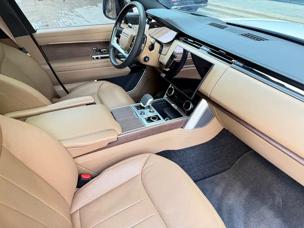 Range Rover 2023 3.0 L6 400PS Extended Edition купить на сайте DeffCars