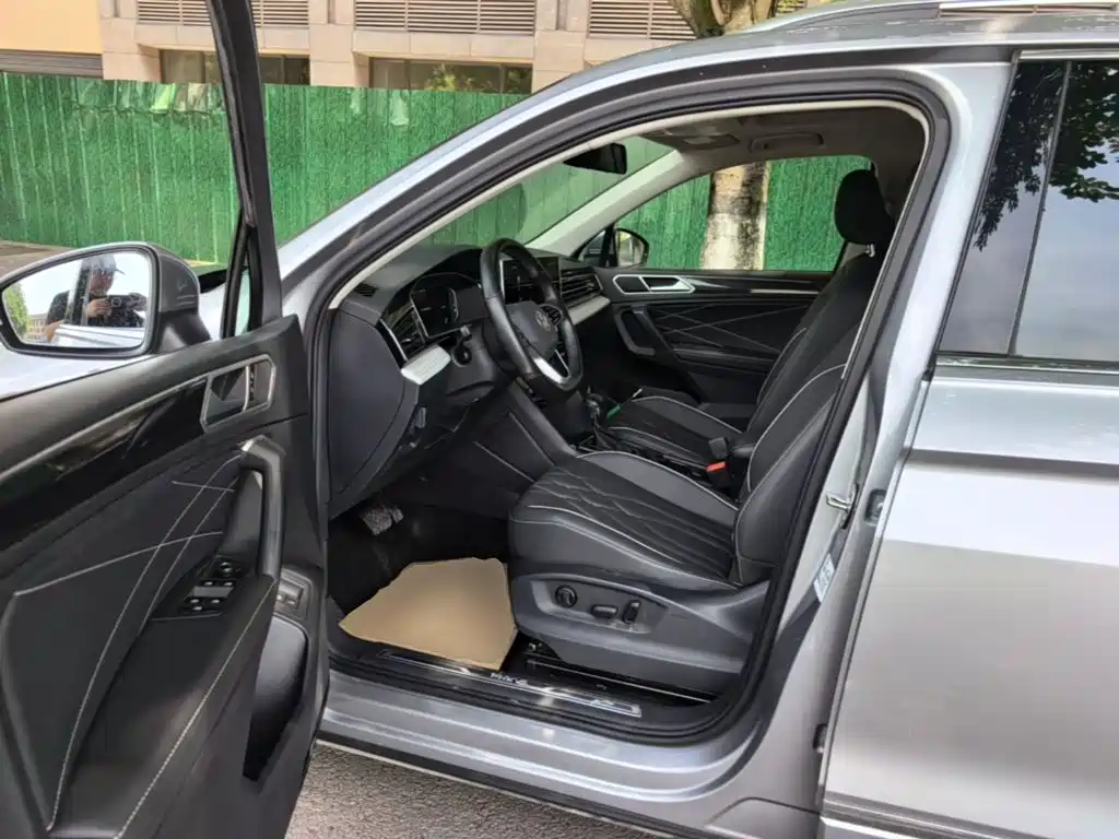 Tiguan L plug-in hybrid 2022 430PHEV plug-in hybrid premium version купить на сайте DeffCars