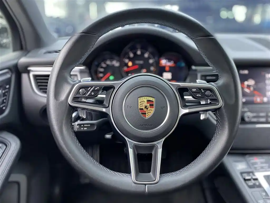 Macan 2017 Macan 2.0T купить на сайте DeffCars