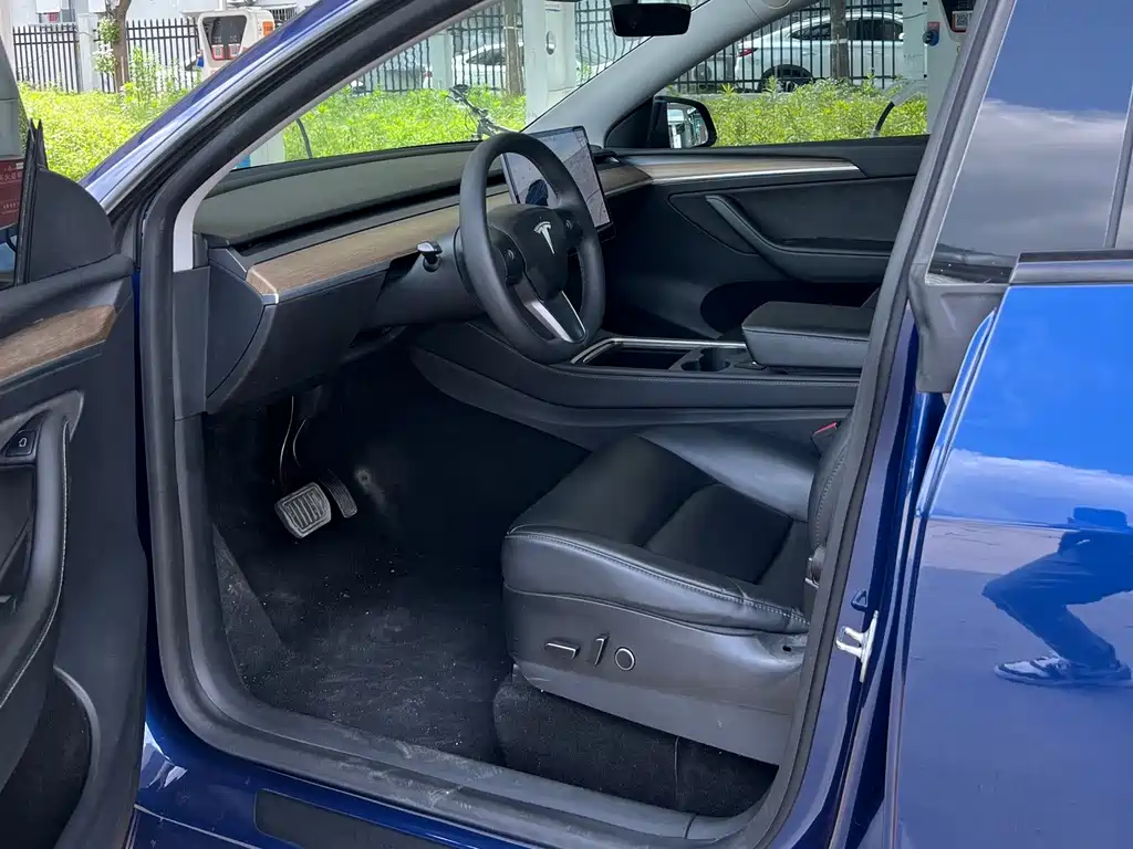Model Y 2021 long-range all-wheel drive version купить на сайте DeffCars