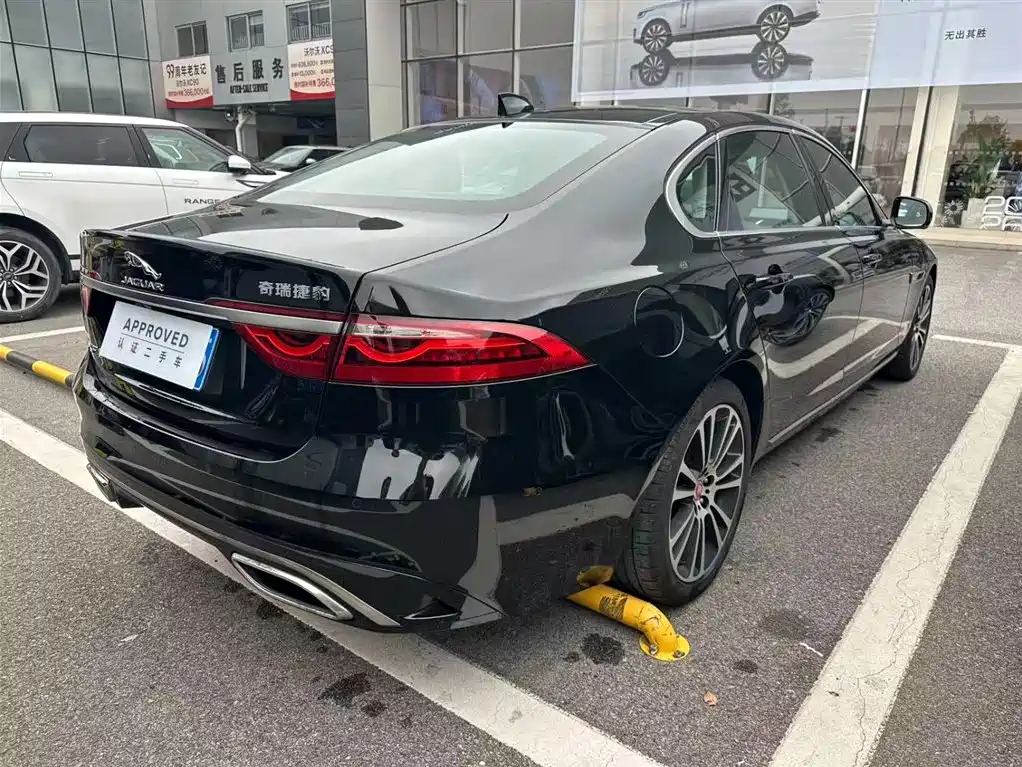 Jaguar XFL 2024 2.0T P250 two-wheel drive exclusive luxury version купить на сайте DeffCars