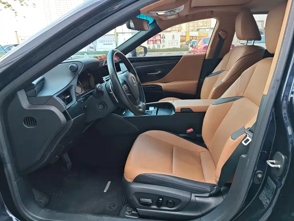 Lexus ES 2022 200 Excellence Edition купить на сайте DeffCars