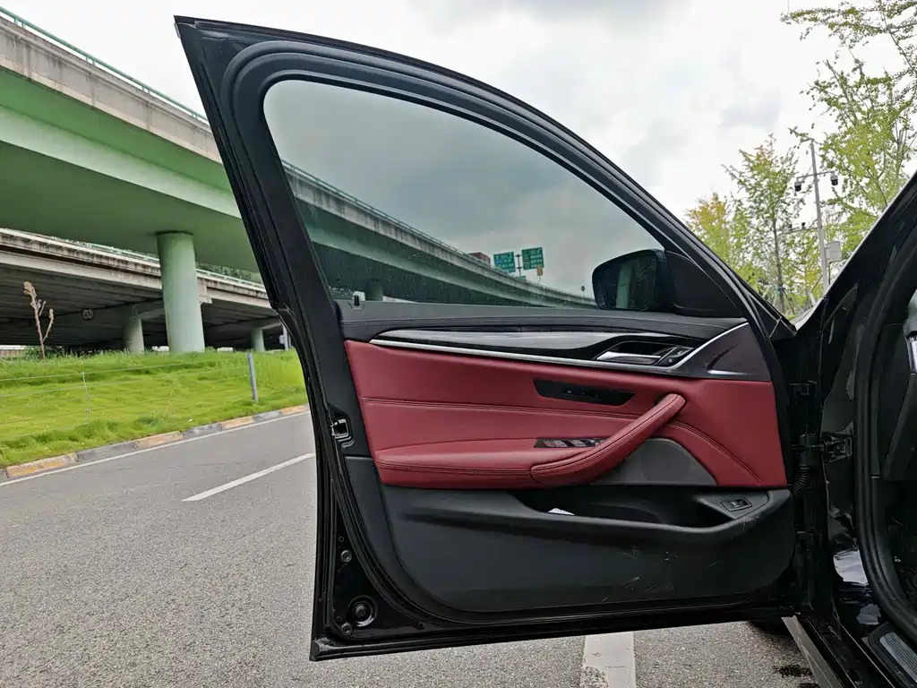 BMW 5 Series 2022 facelift 525Li M Sports Package купить на сайте DeffCars