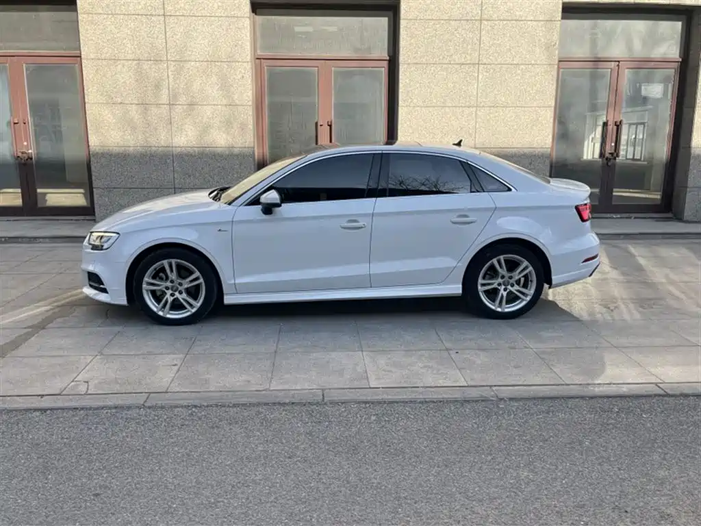 Audi A3 2020 Limousine 35 TFSI Fashion Type National VI купить на сайте DeffCars