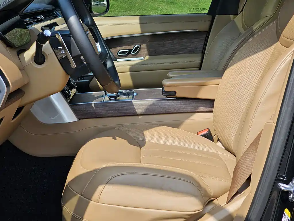 Range Rover 2023 3.0 L6 400PS Seven-seater Extended Edition купить на сайте DeffCars