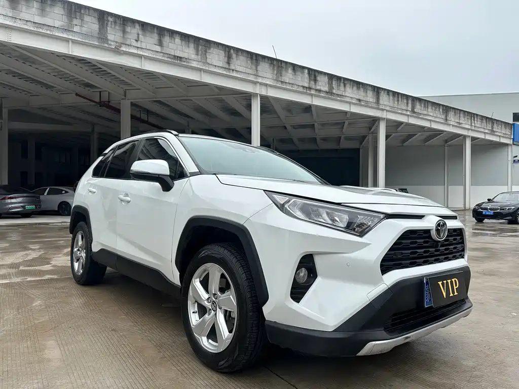 RAV4 Rongfang 2022 2.0L CVT two-wheel drive fashion Plus version купить на сайте DeffCars