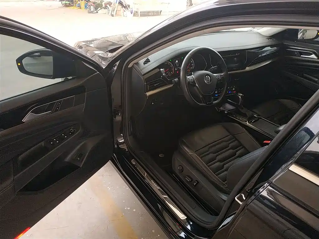 Passat 2020 280TSI Elite Edition National VI купить на сайте DeffCars