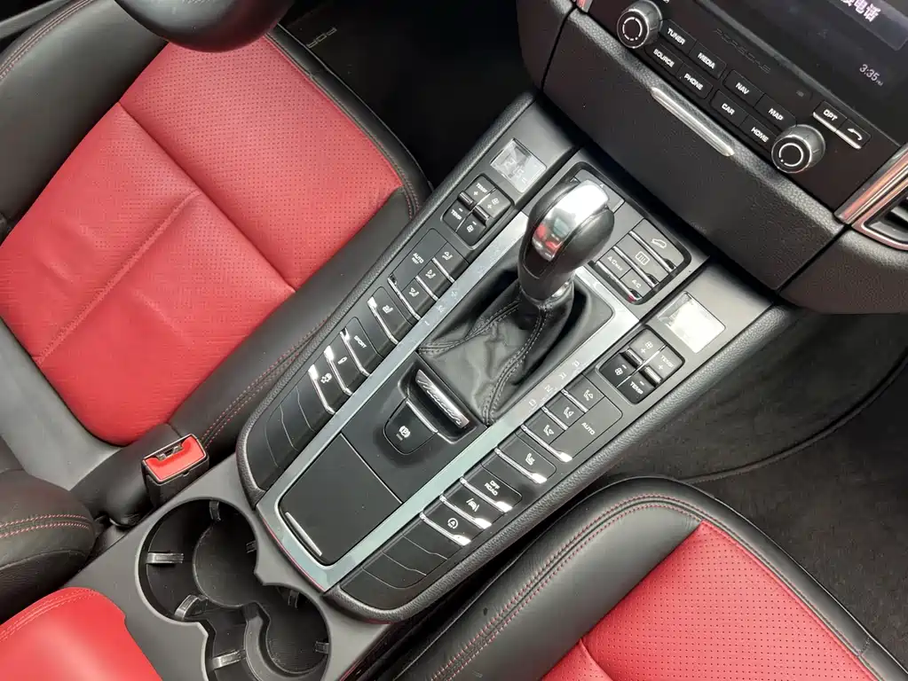 Macan 2017 Macan 2.0T купить на сайте DeffCars