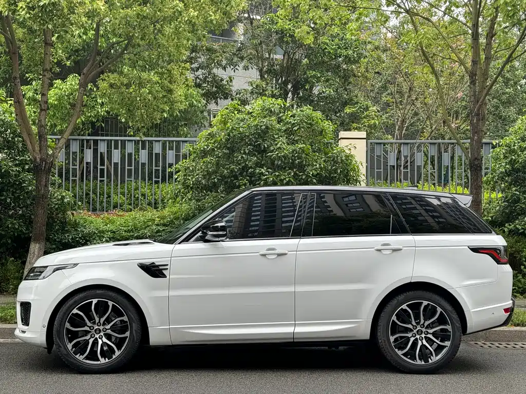 Range Rover Sport 2021 3.0 L6 Black Edition купить на сайте DeffCars