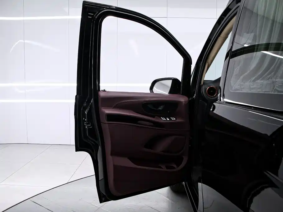 Vito 2018 2.0T Elite Edition 7 seats National V купить на сайте DeffCars