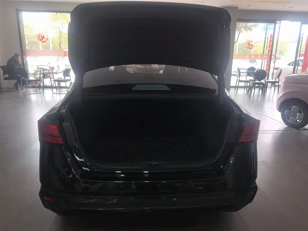 Teana 2021 2.0L XL Upper AD1 Smart Travel Navigation Edition купить на сайте DeffCars