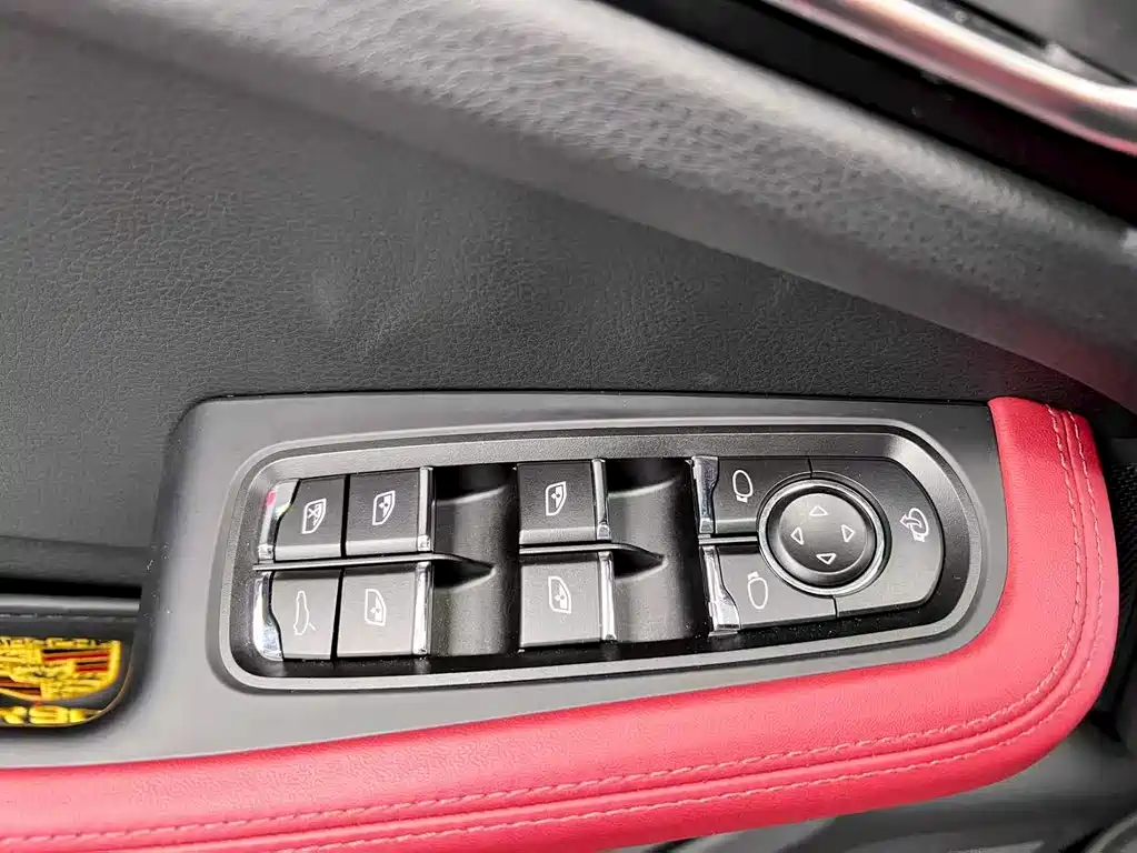 Macan 2025 Macan 2.0T Dream Edition купить на сайте DeffCars