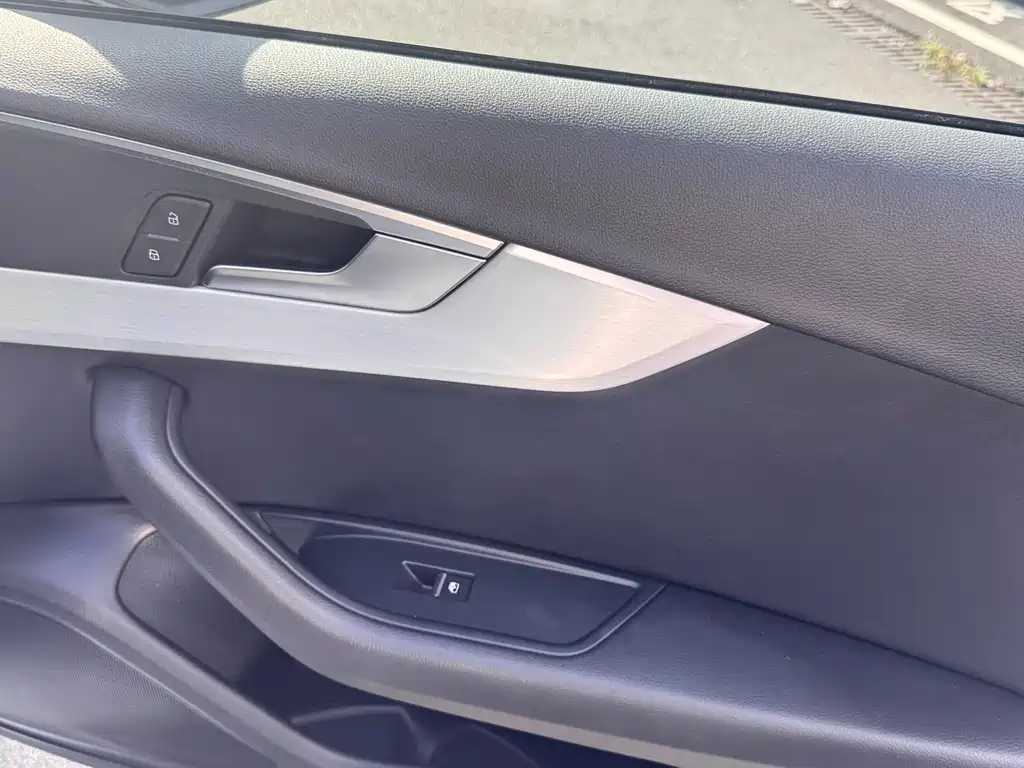 Audi A4L 2020 40 TFSI Fashionable and Elegant купить на сайте DeffCars