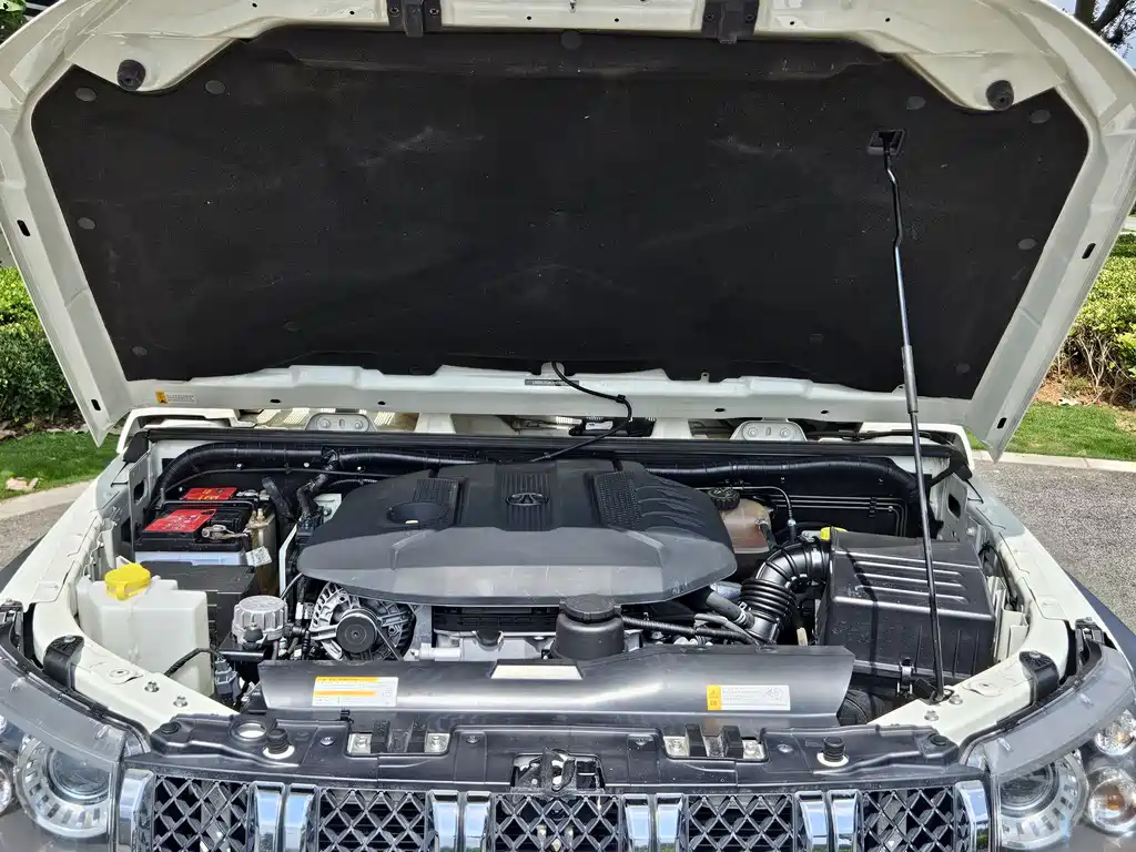 Beijing off-road BJ40 2016 40L 2.3T automatic four-wheel drive exclusive version купить на сайте DeffCars