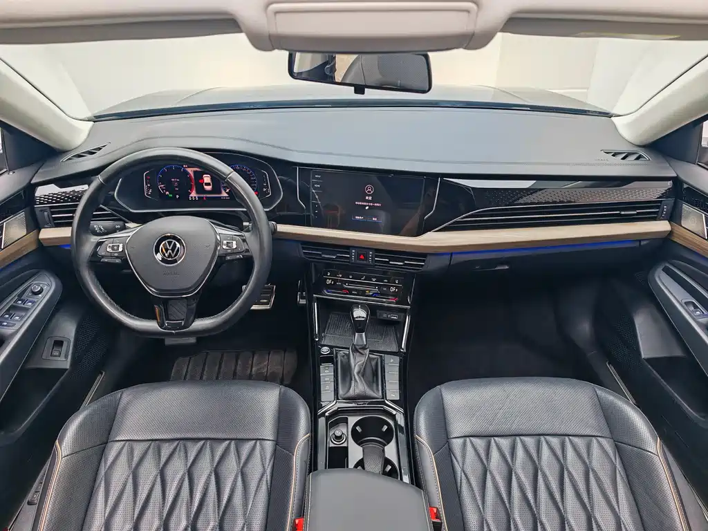 Passat 2020 330TSI Luxury Edition National V купить на сайте DeffCars
