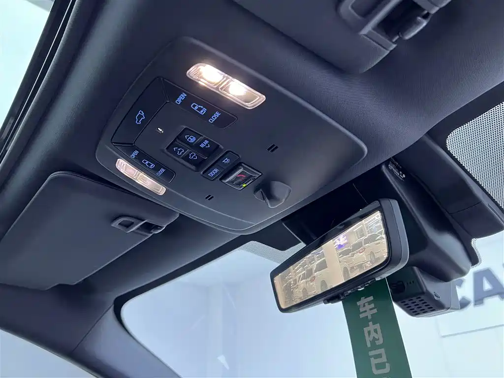 SIENNA 2021 2.5L Hybrid Platinum Edition купить на сайте DeffCars