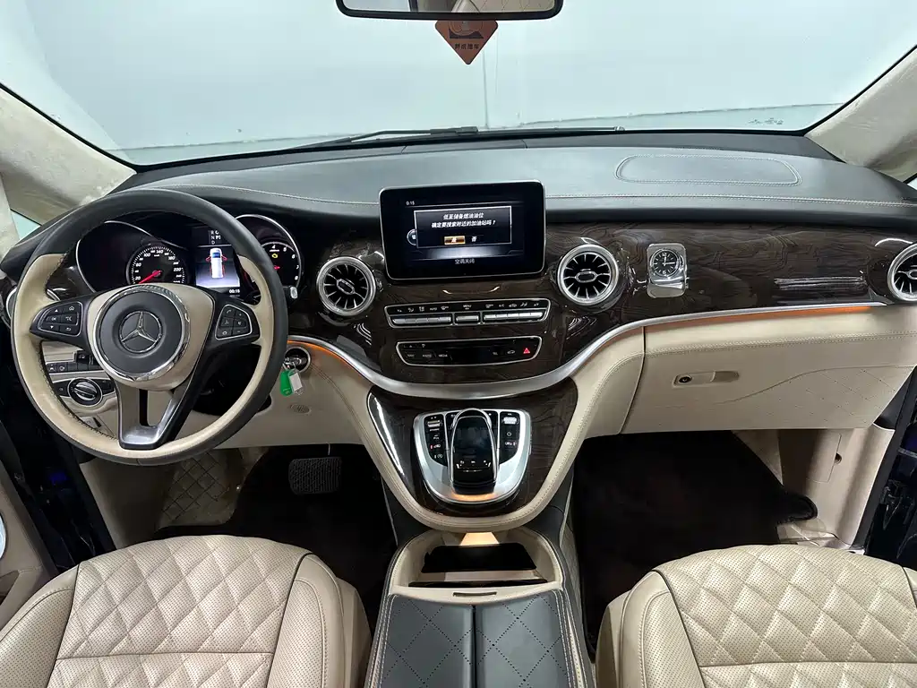 Mercedes-Benz V-Class 2018 V 260 L Premium Extended Edition National VI купить на сайте DeffCars
