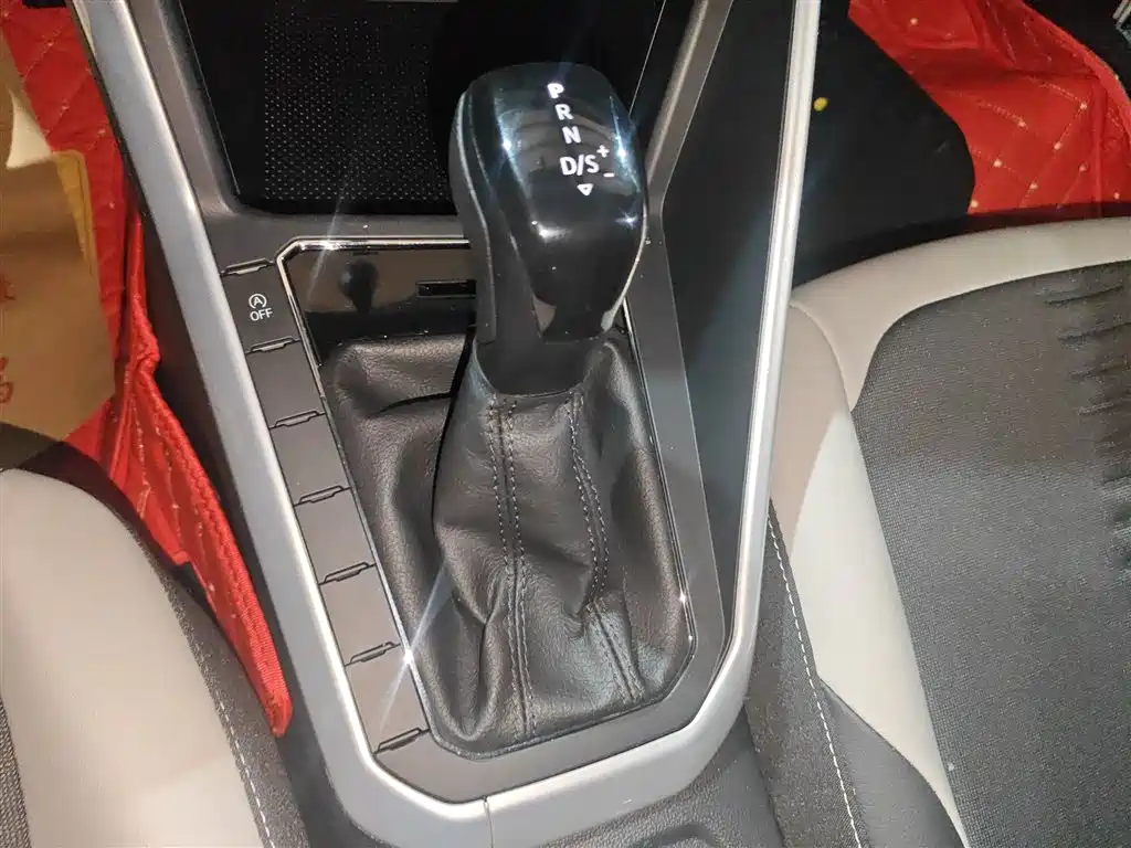 Polo 2019 Plus 1.5L Automatic Colorful Technology Edition купить на сайте DeffCars