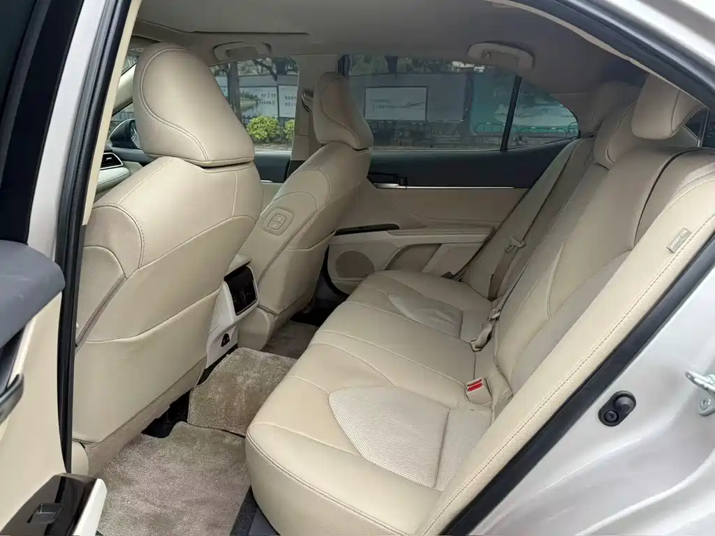 Camry 2021 2.0G Deluxe Edition купить на сайте DeffCars