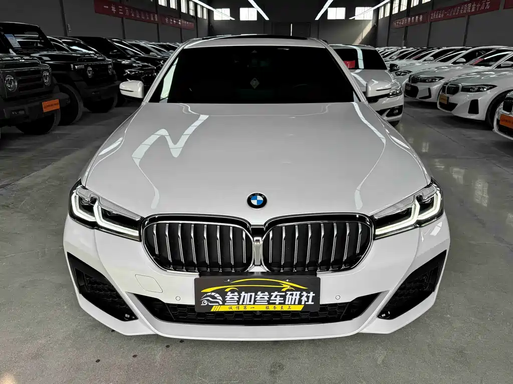 BMW 5 Series 2023 530Li Leading M Sports Package купить на сайте DeffCars