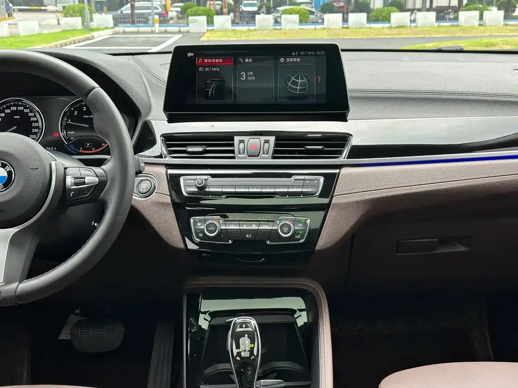 BMW X2 2021 xDrive25i M Off-Road Package купить на сайте DeffCars