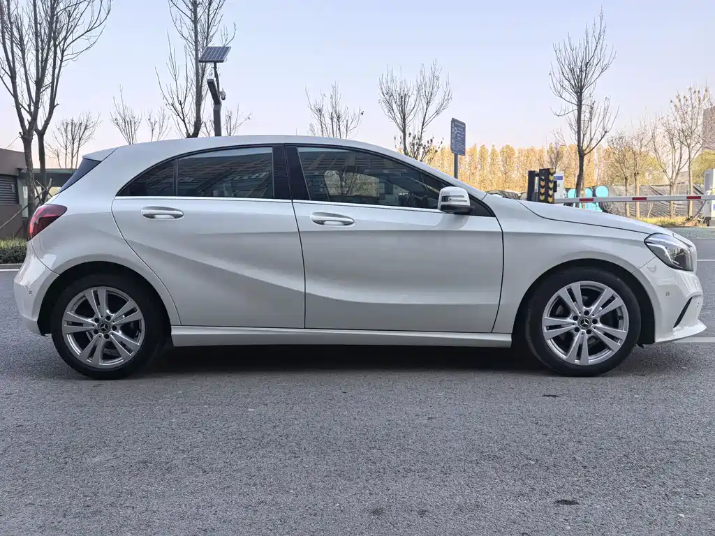 Mercedes-Benz A-Class (imported) 2016 A 200 Dynamic купить на сайте DeffCars