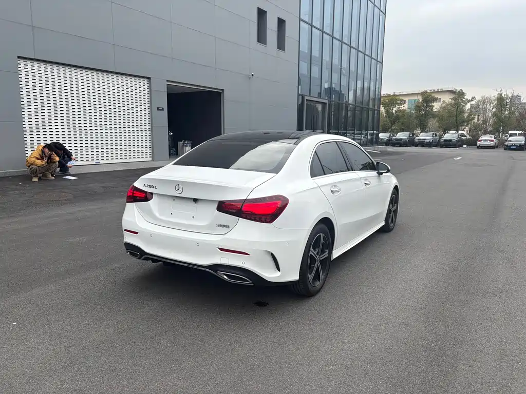 Mercedes-Benz A-Class 2024 A 200 L Dynamic купить на сайте DeffCars
