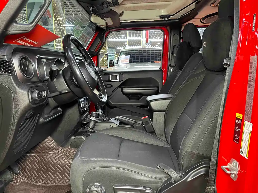 Wrangler 2019 2.0T Sahara four-door version National V купить на сайте DeffCars