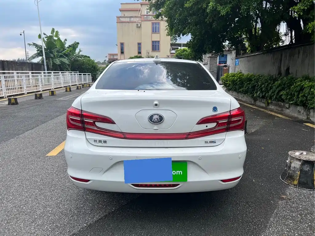 Qin New Energy 2017 1.5T Premium Model купить на сайте DeffCars