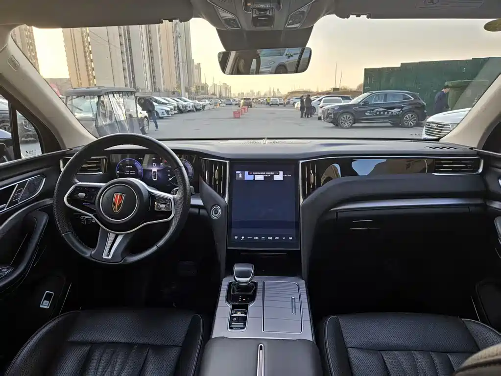 Hongqi HS7 PHEV 2024 2.0T PHEV four-wheel drive Qichang version 6 seats купить на сайте DeffCars
