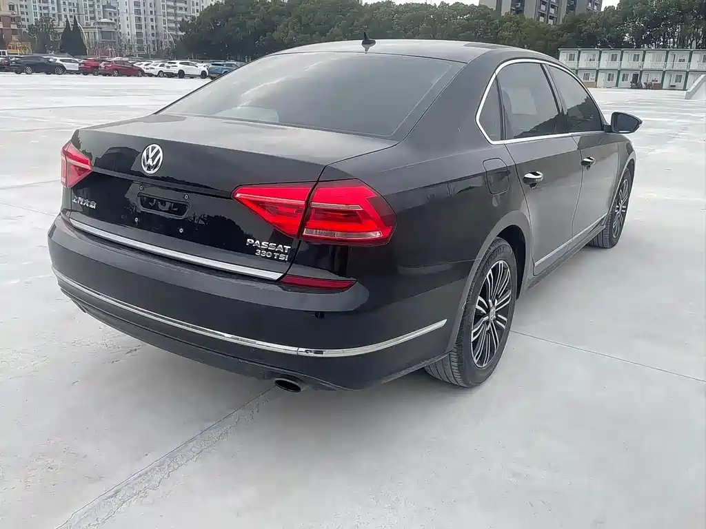 Passat 2017 330TSI DSG Premium Edition купить на сайте DeffCars