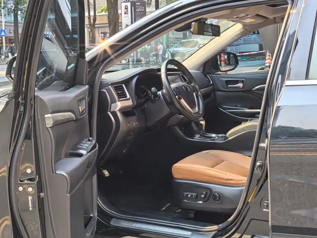 Highlander 2018 2.0T four-wheel drive knight version, 7 seats, National VI купить на сайте DeffCars