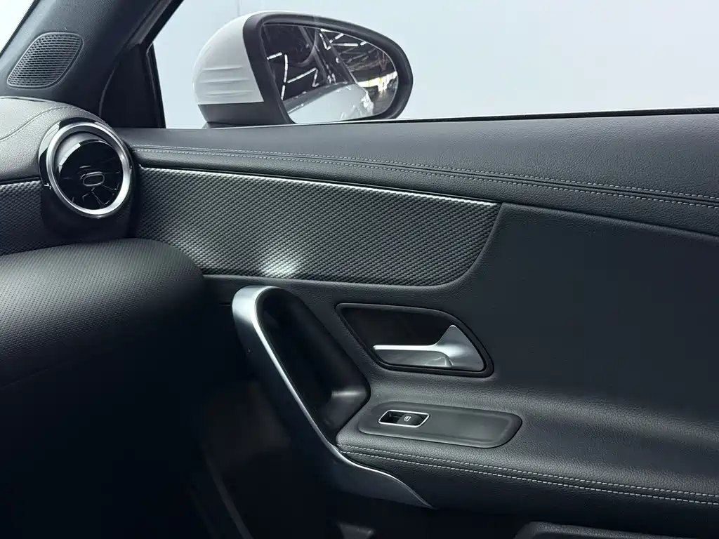 Mercedes-Benz A-Class 2023 A 180 L купить на сайте DeffCars