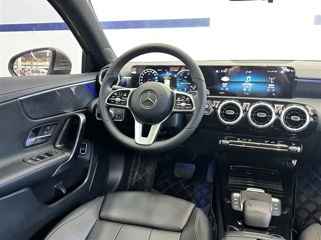 Mercedes-Benz A-Class 2020 Facelift A 200 L Sports Sedan Dynamic Type купить на сайте DeffCars