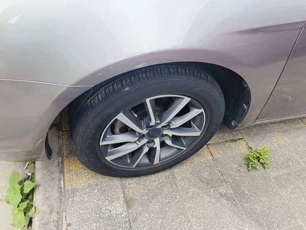Emgrand 2020 1.5L CVT upward version купить на сайте DeffCars