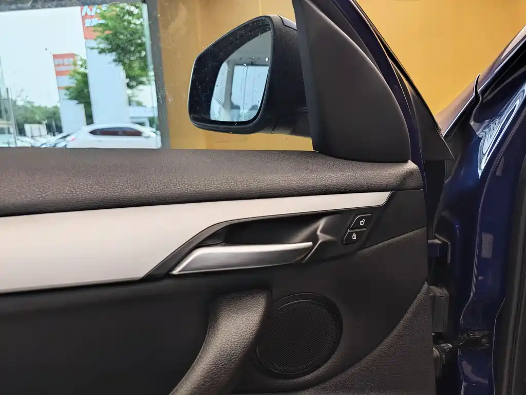 BMW X1 2019 sDrive20Li Leading Model купить на сайте DeffCars