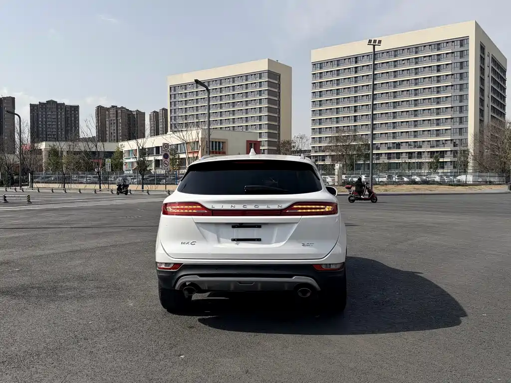 Lincoln MKC 2017 2.0T 2WD Exclusive Edition купить на сайте DeffCars