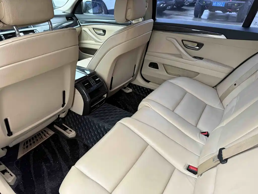 BMW 5 Series 2011 520Li Elegant купить на сайте DeffCars