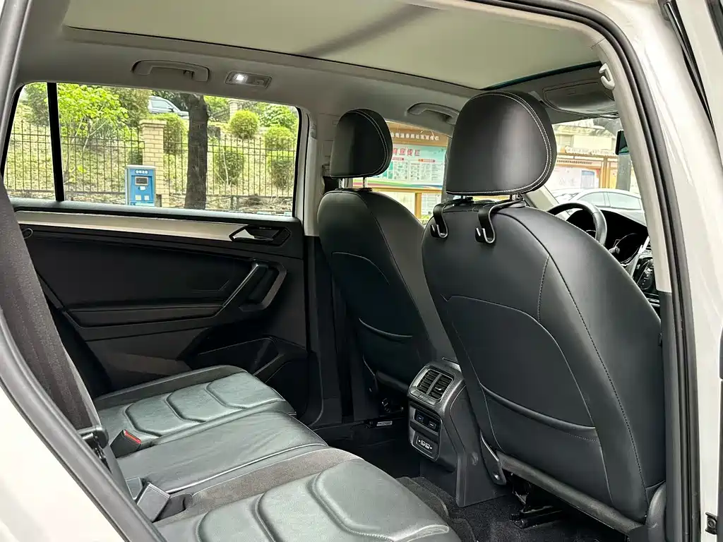 Tiguan L 2020 330TSI automatic two-wheel drive smart luxury version National VI купить на сайте DeffCars