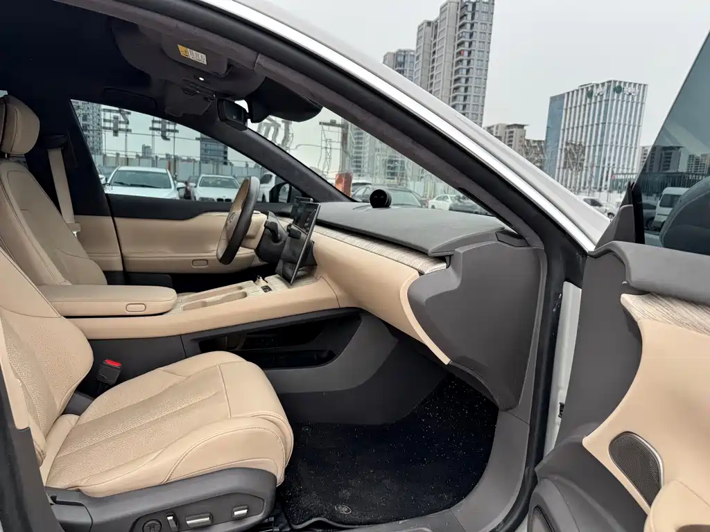 NIO ET7 2022 model 75kWh купить на сайте DeffCars
