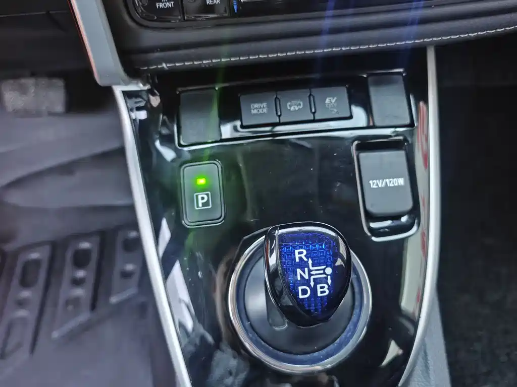 Corolla Dual Engine E+ 2019 1.8L E-CVT Deluxe Edition купить на сайте DeffCars
