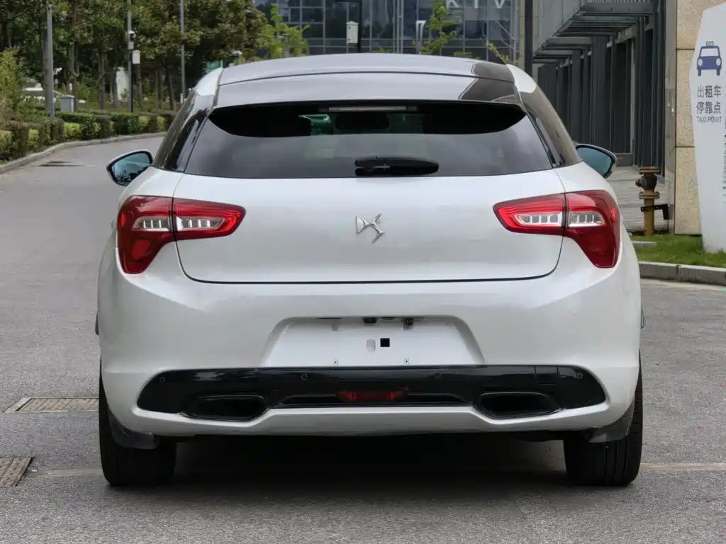 DS 5 2013 1.6T Deluxe Edition THP200 купить на сайте DeffCars