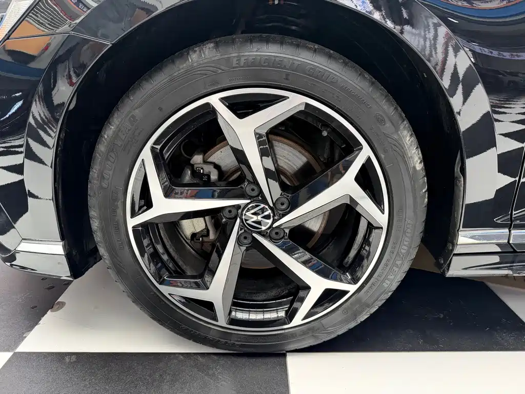 Magotan 2023 2 million commemorative edition 280TSI DSG leading model купить на сайте DeffCars