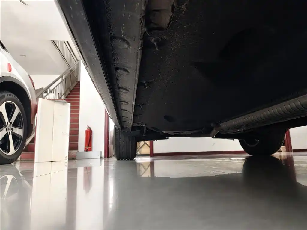 Hongqi HS5 2023 2.0T Qixiang Pro version купить на сайте DeffCars